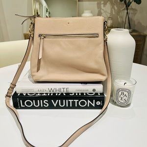 Kate Spade Shellie Larchmont Avenue Crossbody Bag in Warm Beige